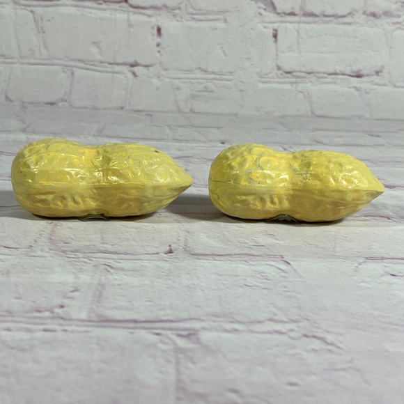 Vintage Ceramic Peanut Salt and Pepper Shaker Pair - Picture 5 of 8